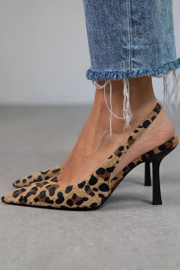 LEONORA | Elegant animal print neckline for a bold style