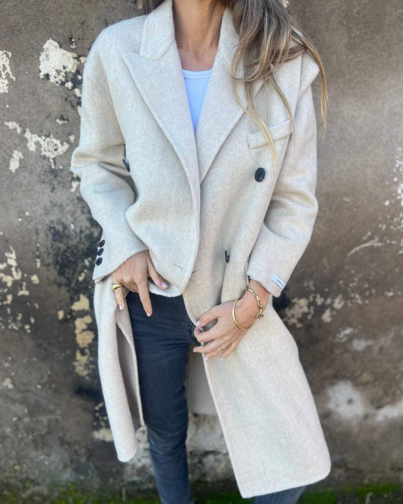 ADEL - A STYLISH AND COMFORTABLE JACKET