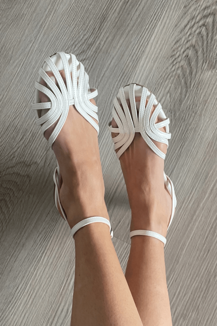 SOLE | Elegant flat woven sandals for a sophisticated look