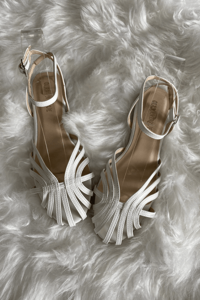 SOLE | Elegant flat woven sandals for a sophisticated look